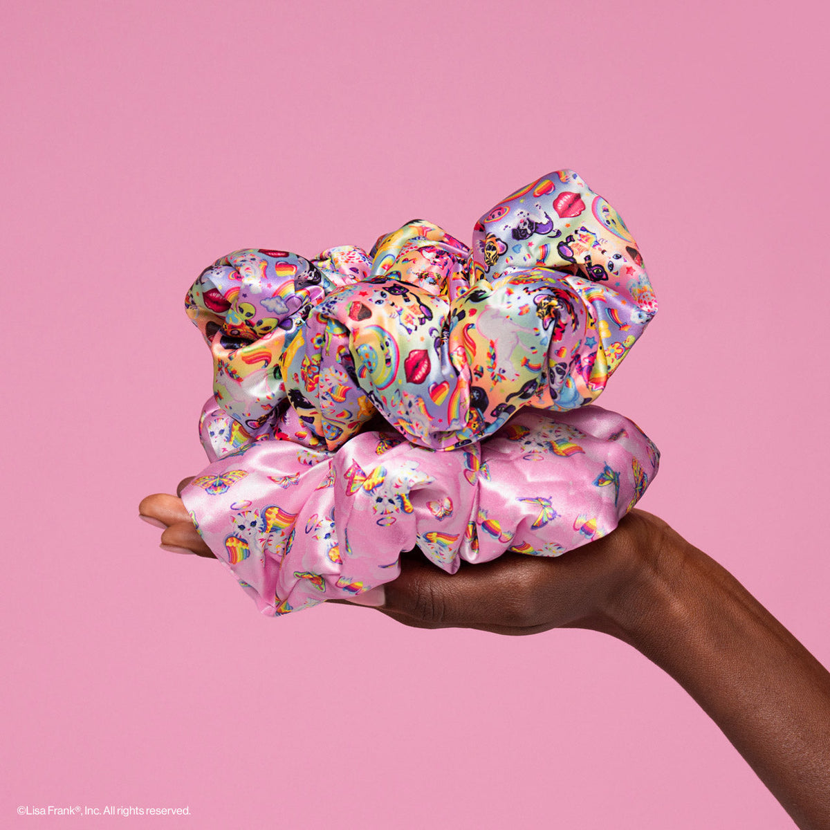 Lisa Frank x Kitsch szatén Pillow Scrunchies® hajgumik The Fantastic World of Lisa Frank mintában