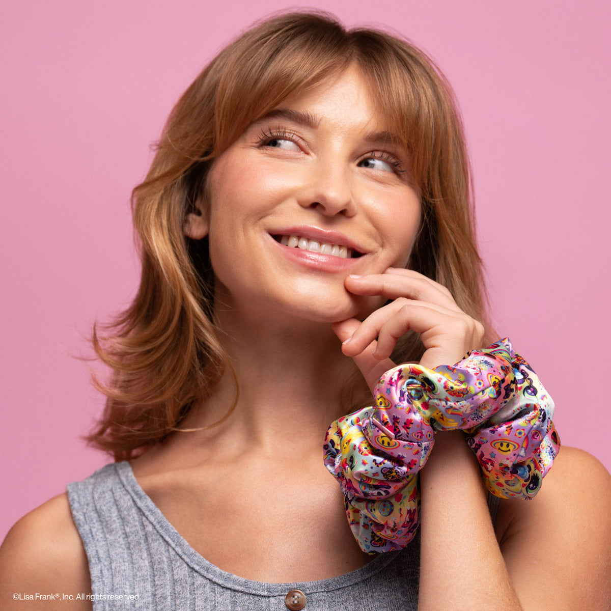 Lisa Frank x Kitsch szatén Pillow Scrunchies® hajgumik The Fantastic World of Lisa Frank mintában