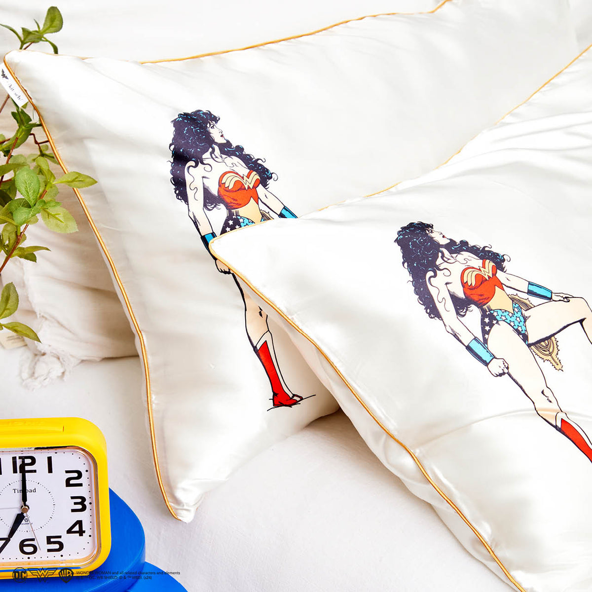 Kitsch x Wonder Woman szatén párnahuzat – Believe in Wonder – King méret