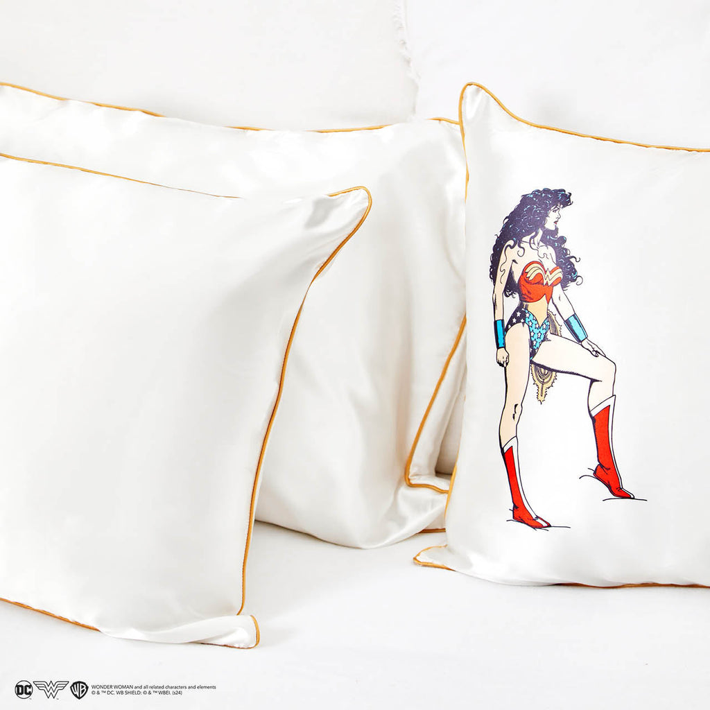 Kitsch x Wonder Woman szatén párnahuzat – Believe in Wonder