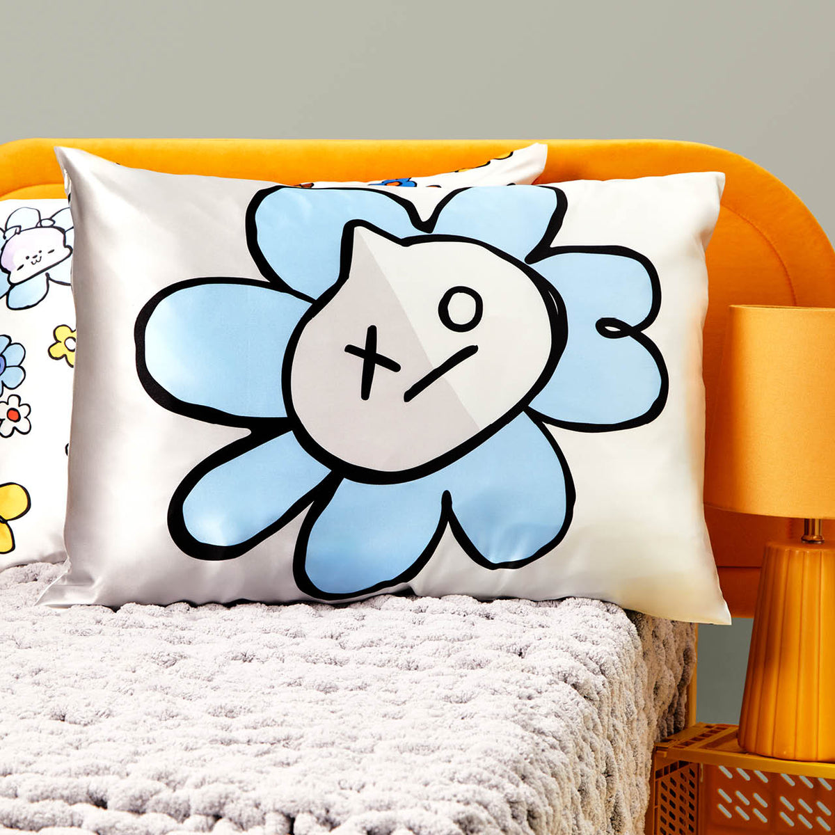 Kitsch x BT21 szatén párnahuzat – VAN