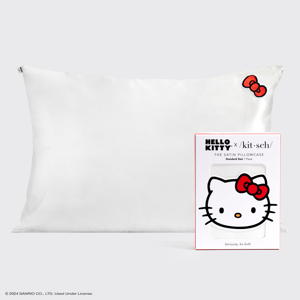 Kitsch x Hello Kitty szatén párnahuzat – elefántcsontszínű Kitty masni (Ivory Kitty Bow)