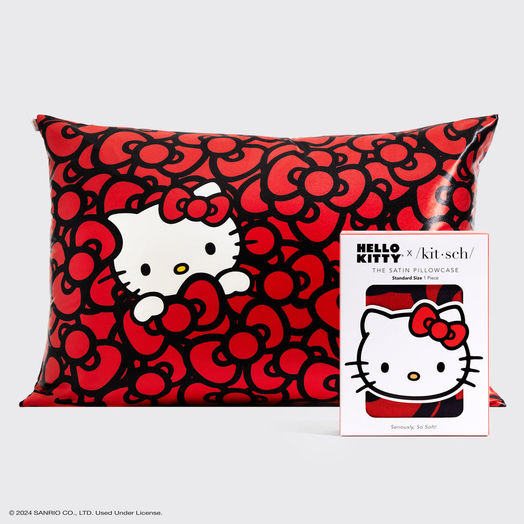Kitsch x Hello Kitty szatén párnahuzat Kitty Bathes in a Sea of Bows mintában