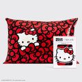 Kitsch x Hello Kitty szatén párnahuzat Kitty Bathes in a Sea of Bows mintában