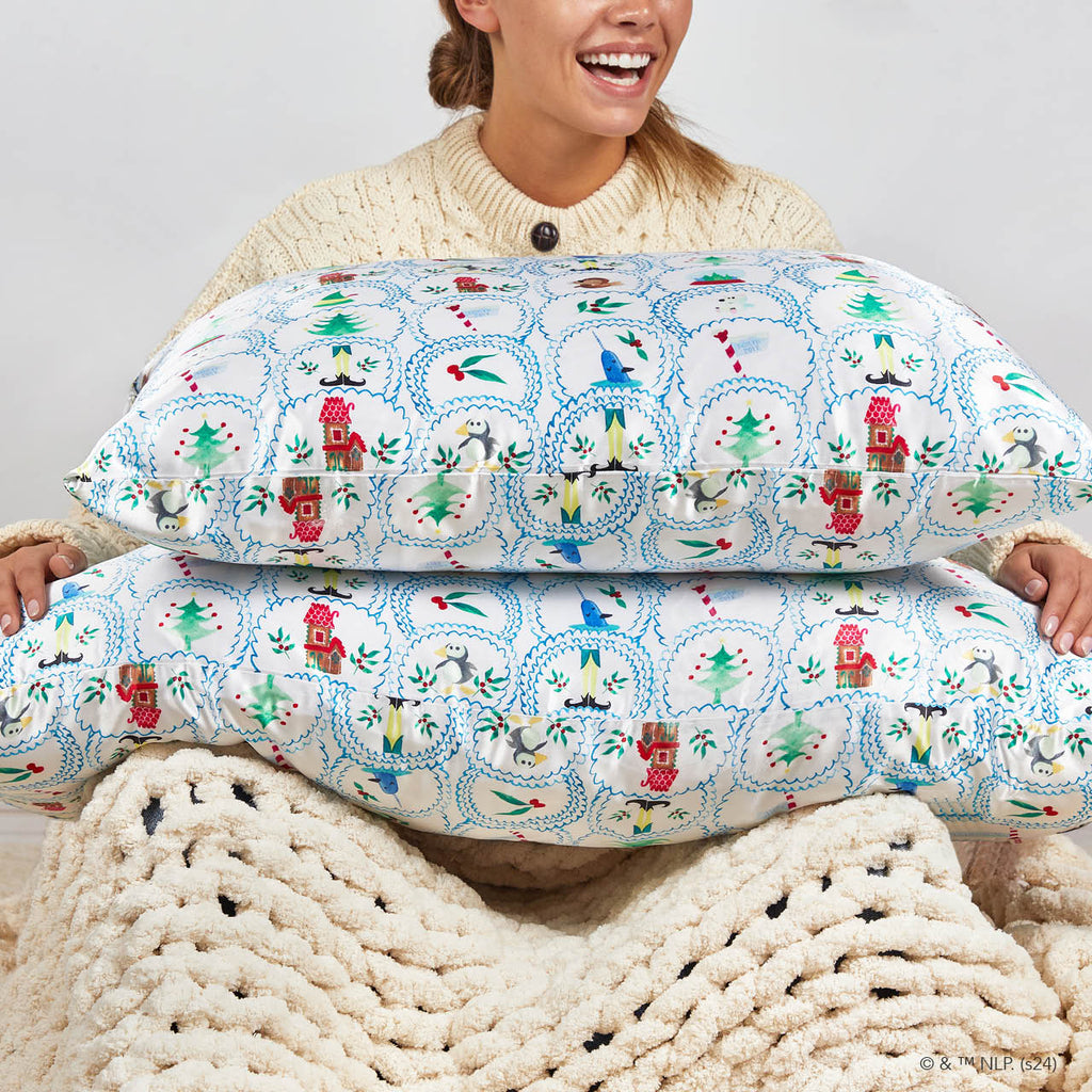 Kitsch x Elf szatén párnahuzat North Pole mintában – King
