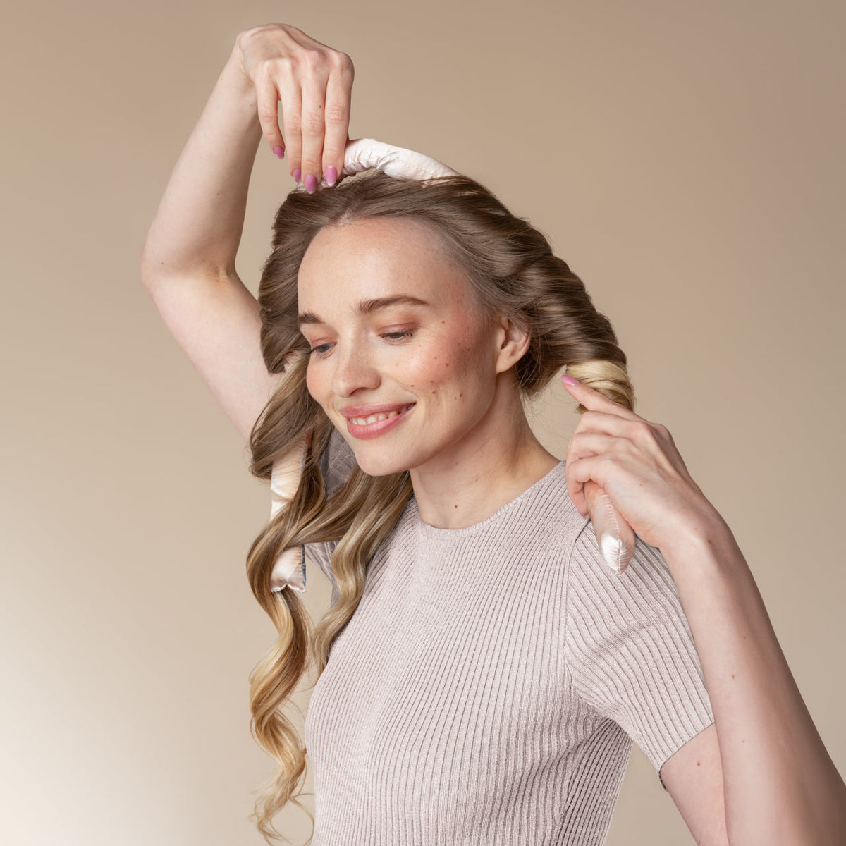Naplemente batikolt szatén hő nélküli hajgöndörítő szett (Heatless Curling Set)