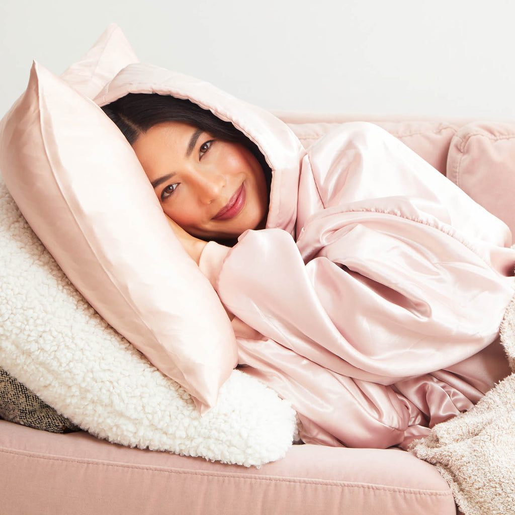 Glazey szatén kapucnis pulóver – Blush